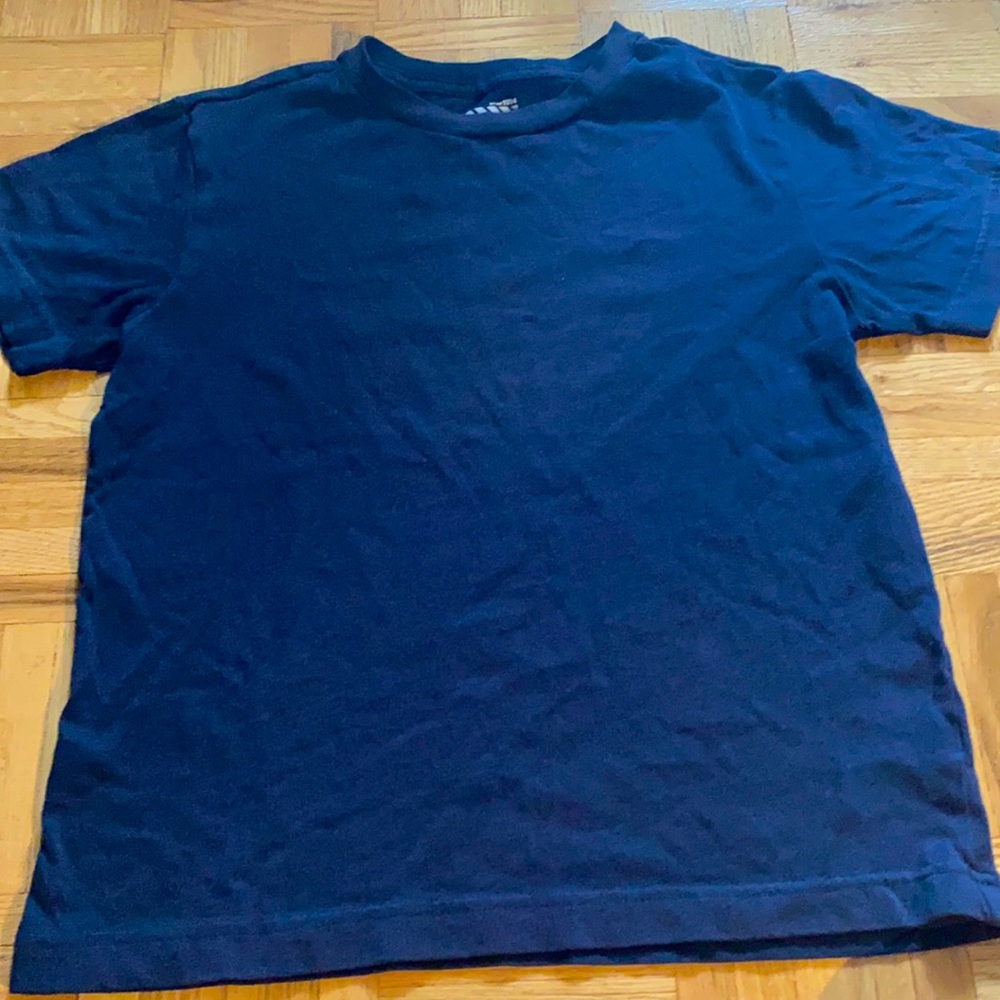 Plain navy blue T-shirt from Old Navy.